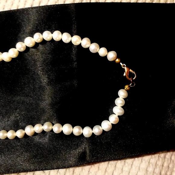 Vintage Freshwater 11mm Pearl Necklace on silk & 14k gold; 18” long & in EUC. - Picture 2 of 3